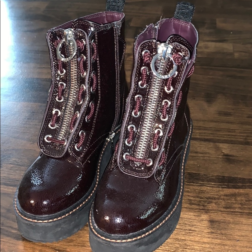 DKNY Boota